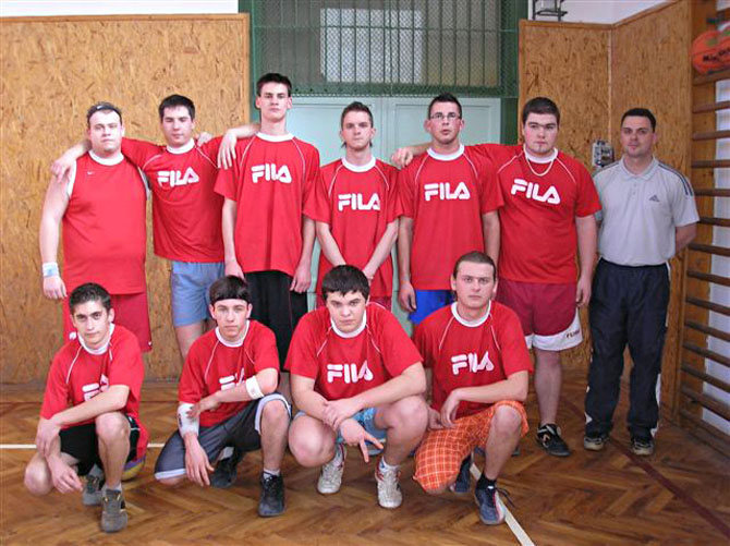 �jsz�szi Gimn�zium