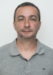 Moln�r Csaba
